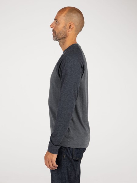 Bailey Long Sleeve T-Shirt Finisterre Black/Charcoal