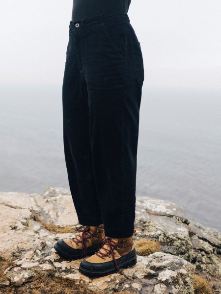 Navy Finisterre Yarrel Cord Trouser