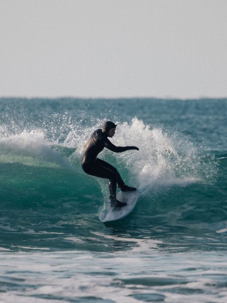 Finisterre Women's Nieuwland 5mm Yulex Hooded Wetsuit Ink